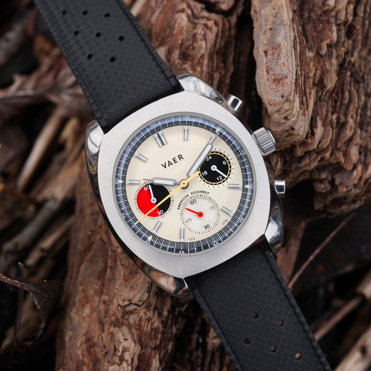 R1 Racing Chronograph Cream - 38mm USA